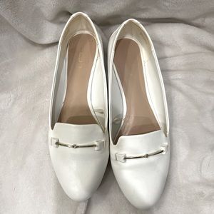 Also white flats size 8